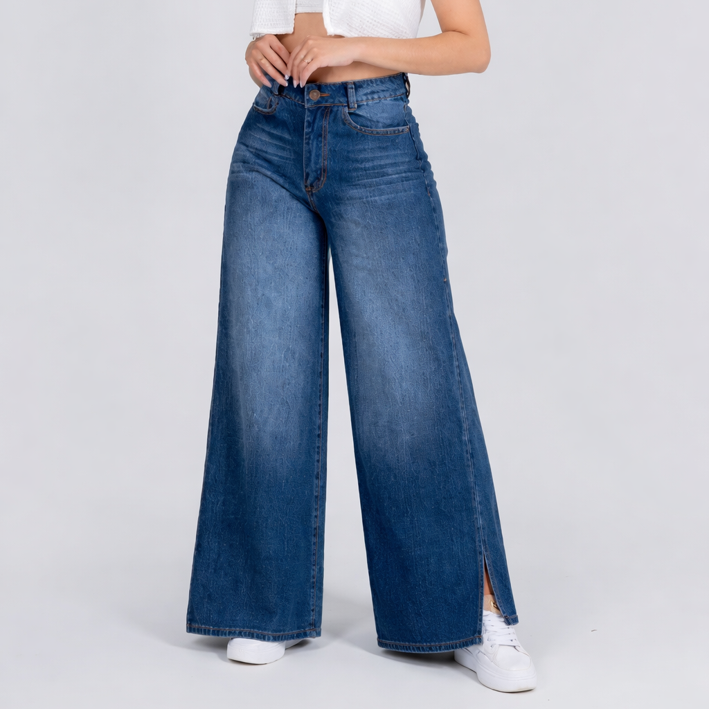 Essenzia Slit — Medium-Wash Jean with Side Opening