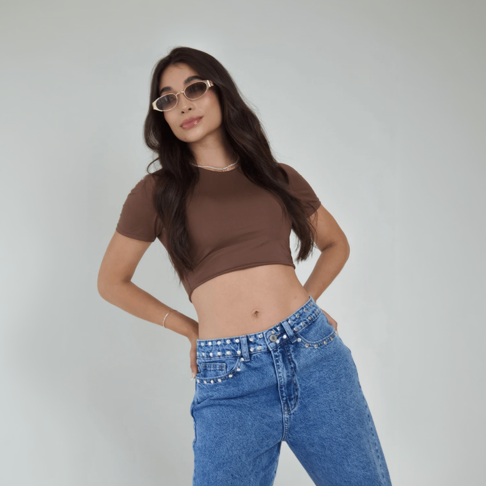 Linn — Straight-Leg Jean with Metallic Waistband Appliqué & Rip