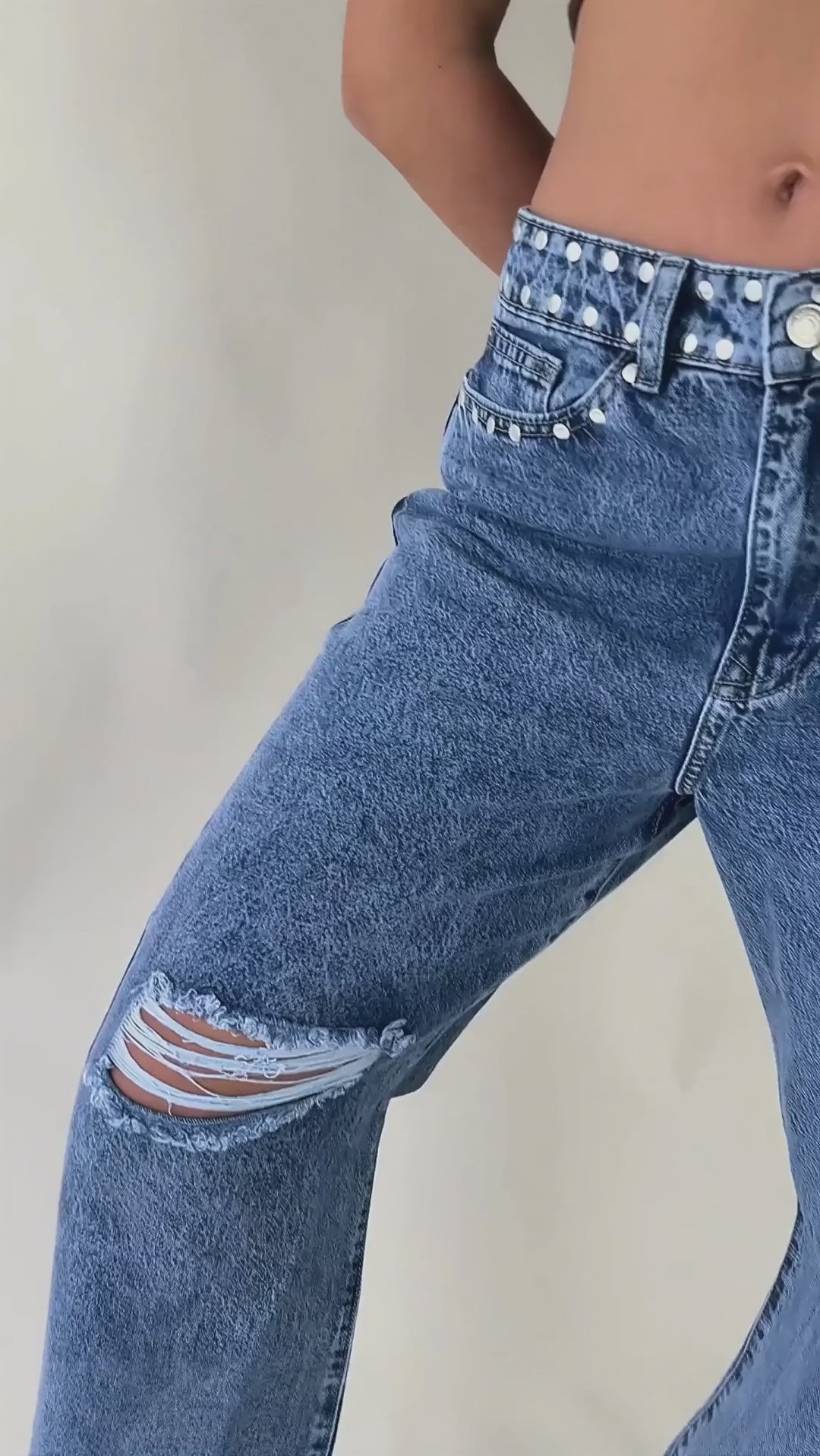 Linn — Straight-Leg Jean with Metallic Waistband Appliqué & Rip